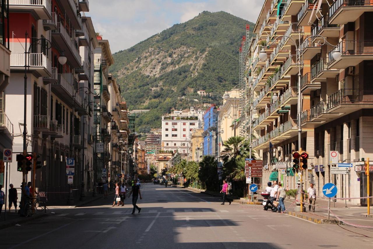 Flavio Gioia Suite Salerno Exterior foto